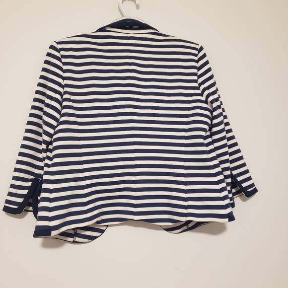 Blazer - Picture 2 of 3